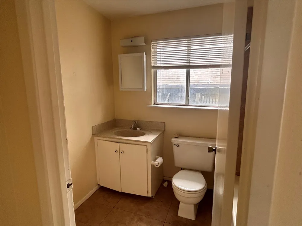 2408 Longview Street #202 Austin, TX 78705