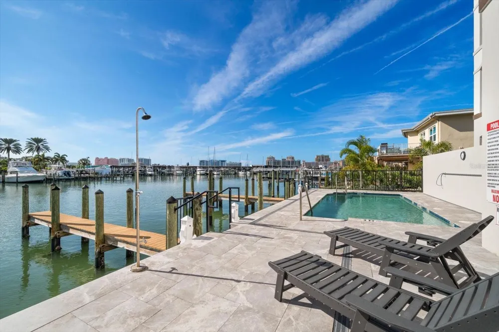 211 DOLPHIN POINT #5 Clearwater, FL 33767