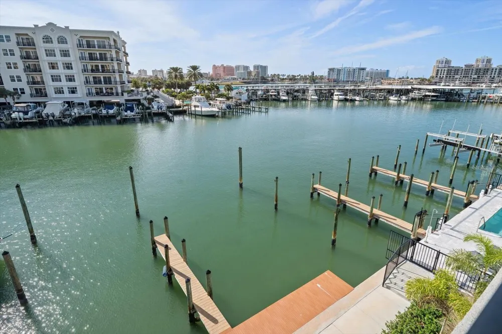 211 DOLPHIN POINT #5 Clearwater, FL 33767