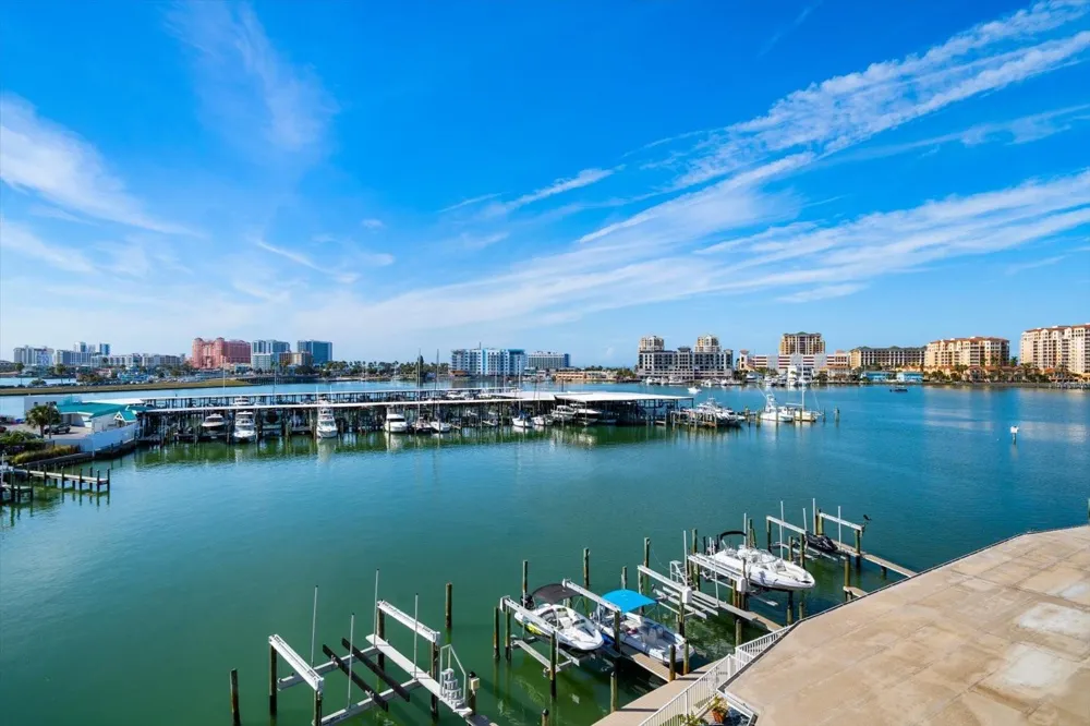 211 DOLPHIN POINT #5 Clearwater, FL 33767
