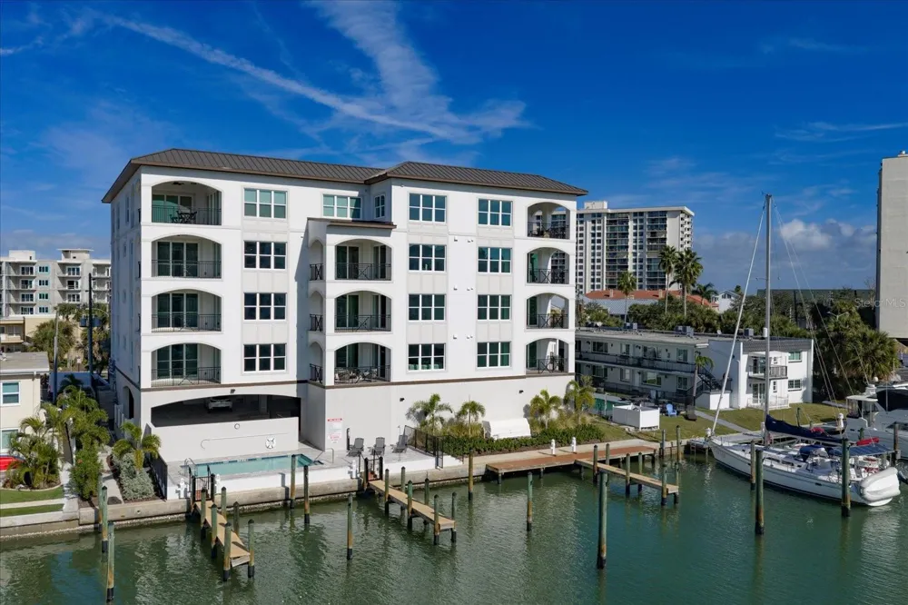 211 DOLPHIN POINT #5 Clearwater, FL 33767