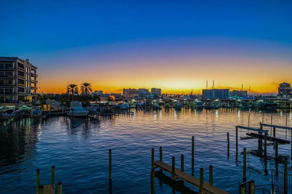 211 DOLPHIN POINT #5 Clearwater, FL 33767