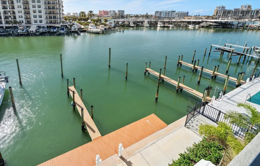 211 DOLPHIN POINT #4 Clearwater, FL 33767