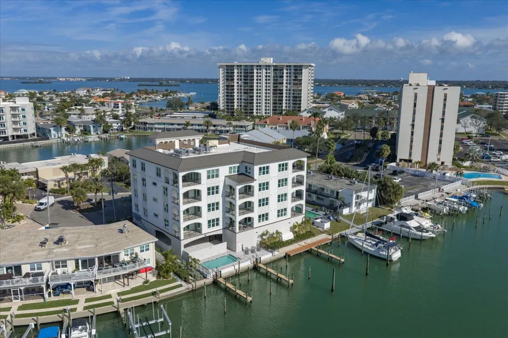 211 DOLPHIN POINT #4 Clearwater, FL 33767
