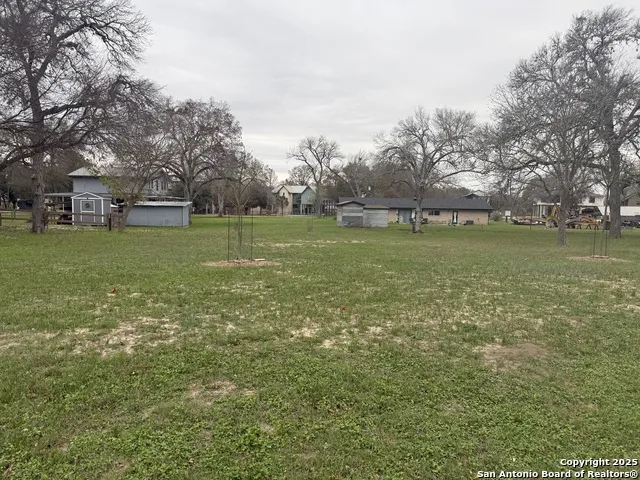 112 Lake Forrest Dr. Seguin, TX 78155