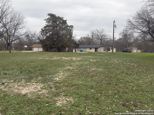 112 Lake Forrest Dr. Seguin, TX 78155