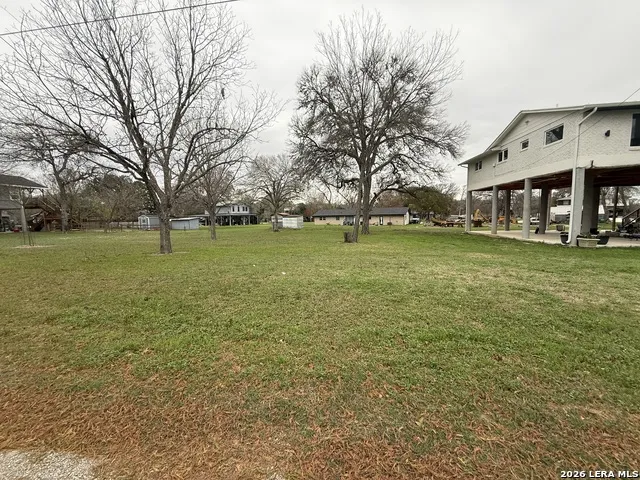 110 Lake Forrest Dr. Seguin, TX 78155