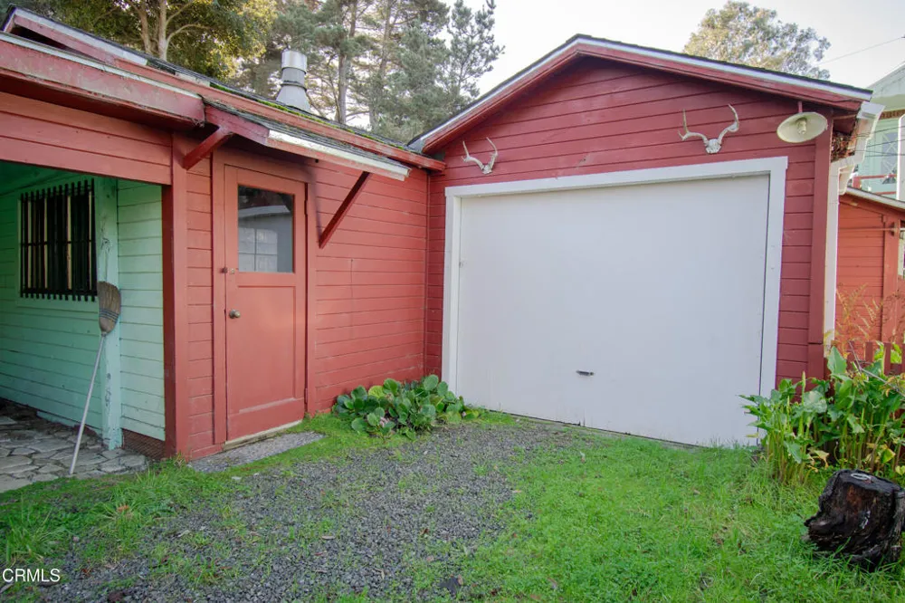 21420 S Petaluma Avenue Fort Bragg, CA 95437