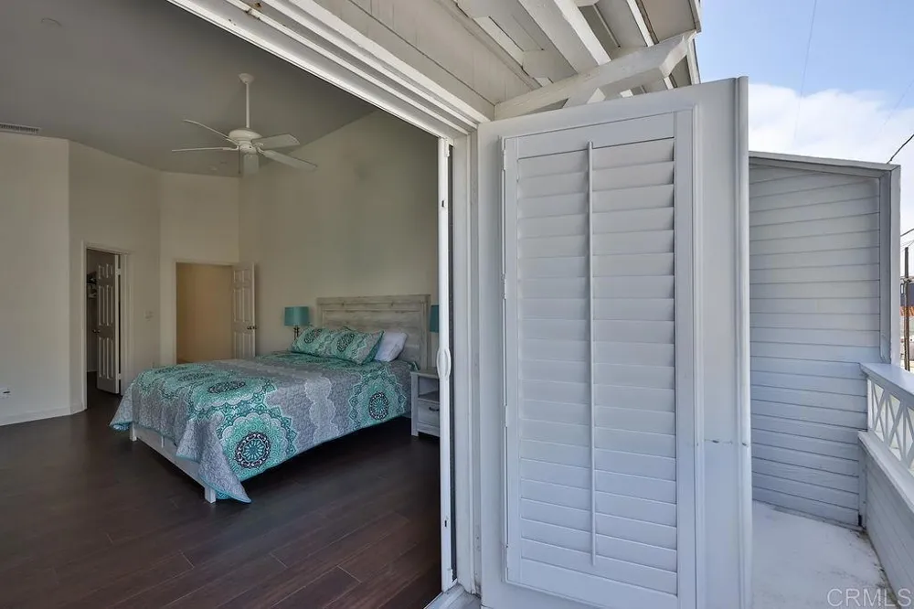 828 D Avenue Coronado, CA 92118