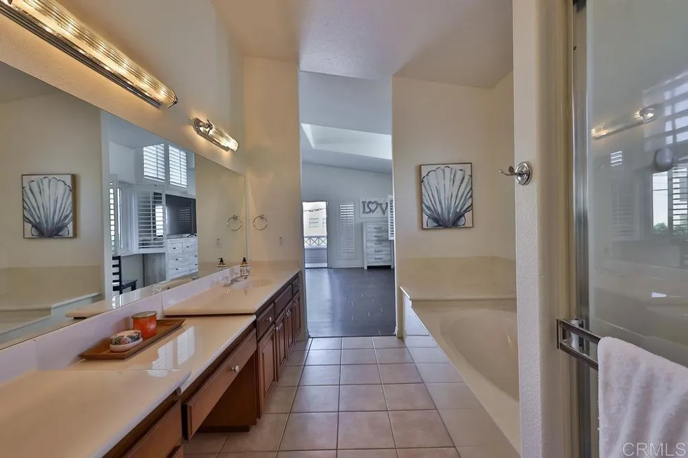 828 D Avenue Coronado, CA 92118