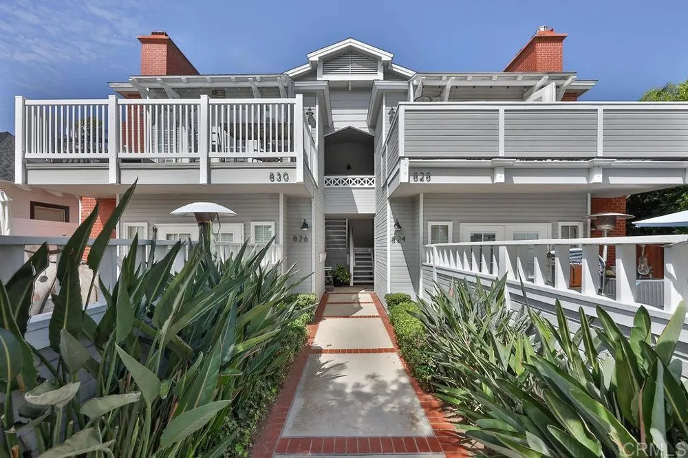 828 D Avenue Coronado, CA 92118