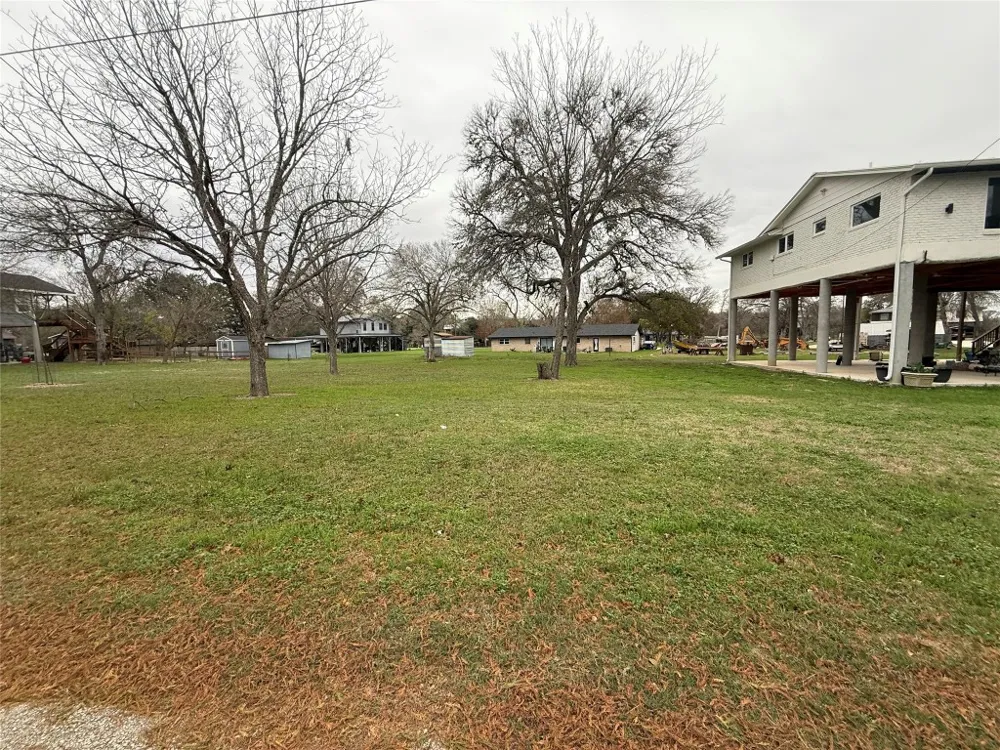 112 Lake Forrest Drive Seguin, TX 78155