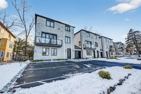 27 Ellish Parkway #202
