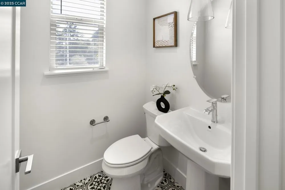 2809 Arjan Court San Pablo, CA 94806