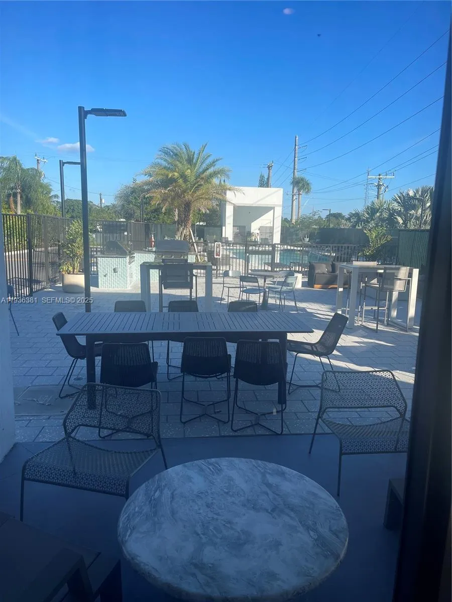 4465 SE Griffin Rd #001 Hollywood, FL 33314
