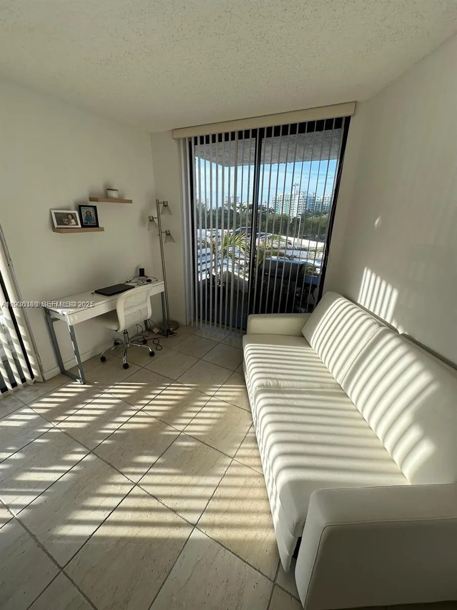 3300 NE 191st St #518 Aventura, FL 33180