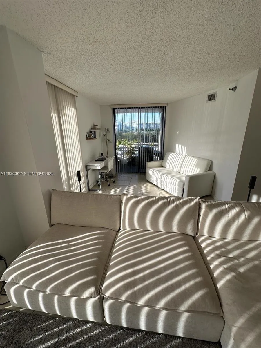 3300 NE 191st St #518 Aventura, FL 33180