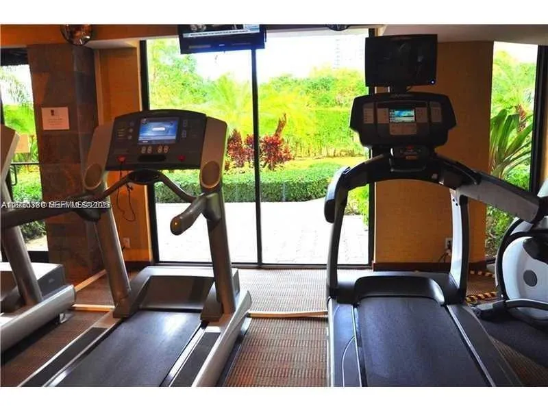 3300 NE 191st St #518 Aventura, FL 33180
