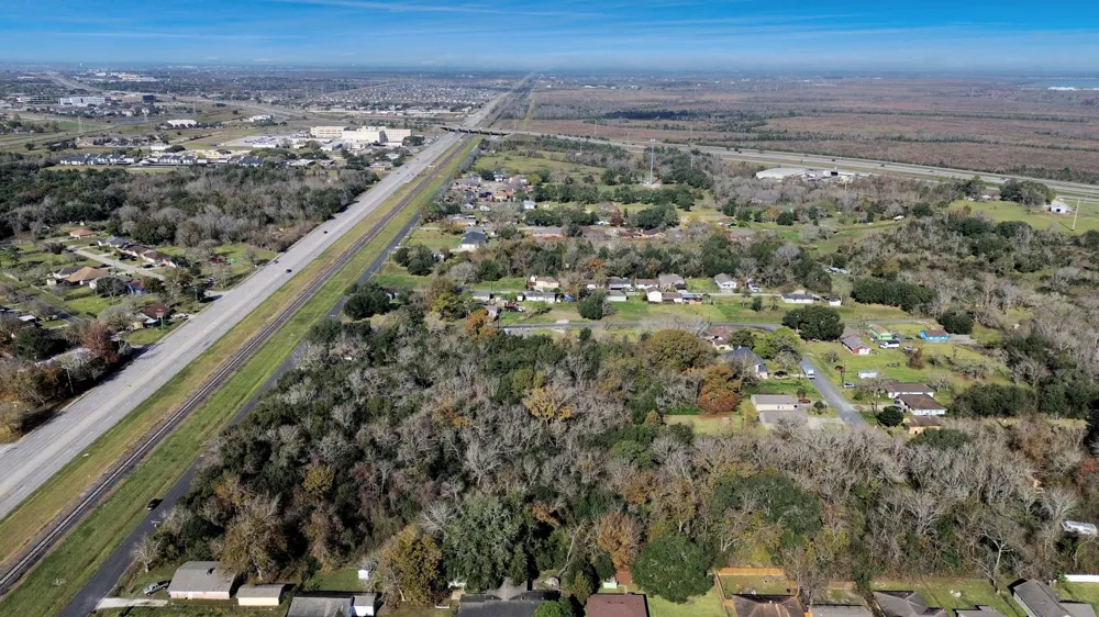 Oak St N Texas City, TX 77590