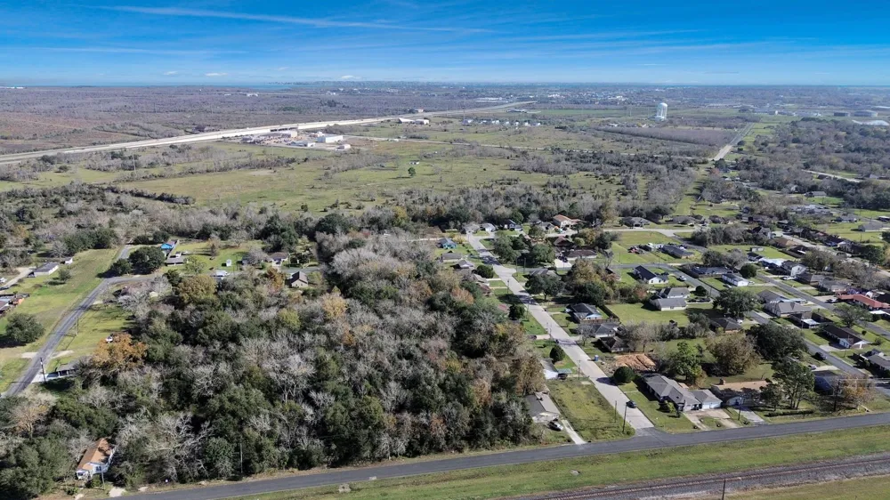Oak St N Texas City, TX 77590