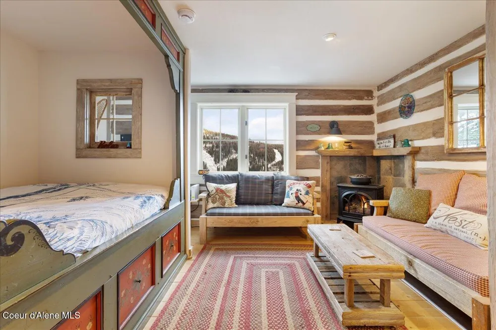 197 Mogul Hill, Unit 6 Sandpoint, ID 83864