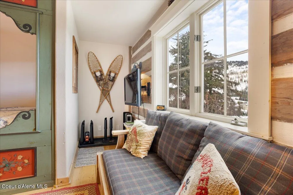 197 Mogul Hill, Unit 6 Sandpoint, ID 83864