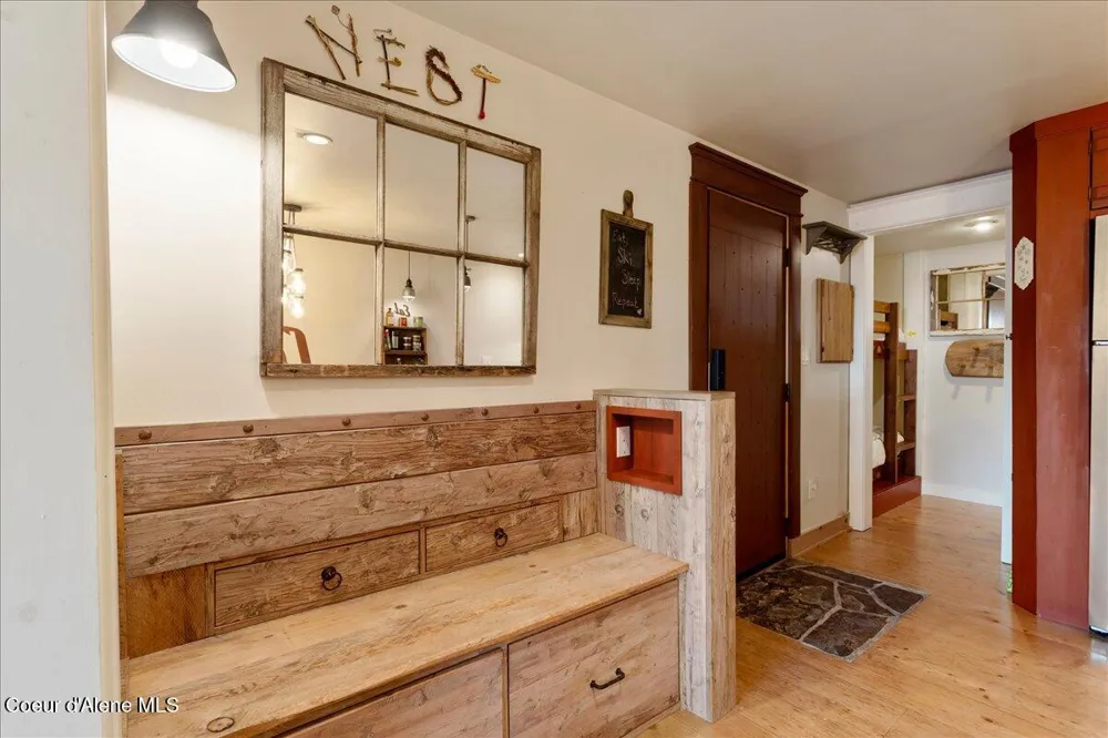 197 Mogul Hill, Unit 6 Sandpoint, ID 83864