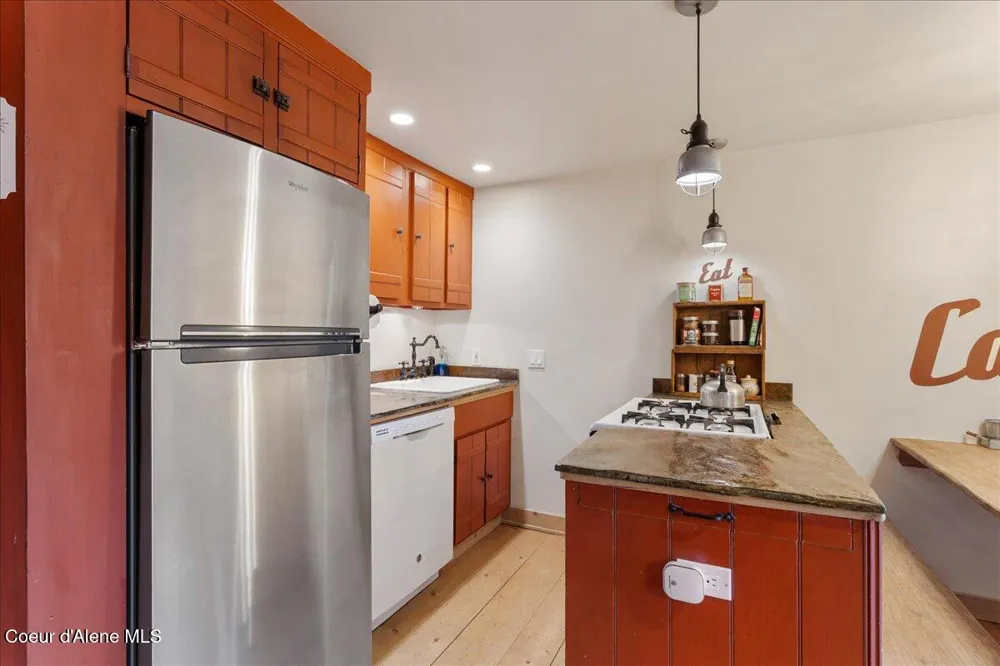 197 Mogul Hill, Unit 6 Sandpoint, ID 83864