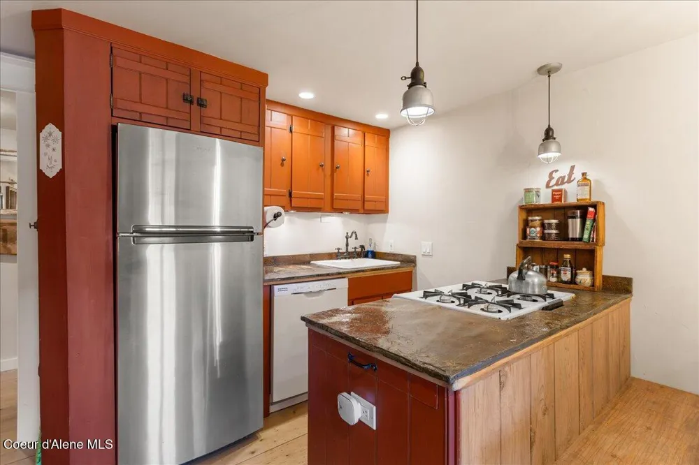 197 Mogul Hill, Unit 6 Sandpoint, ID 83864