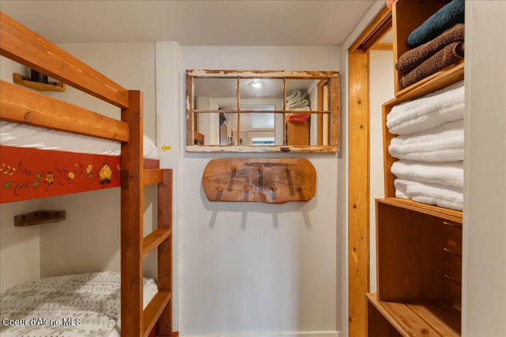 197 Mogul Hill, Unit 6 Sandpoint, ID 83864