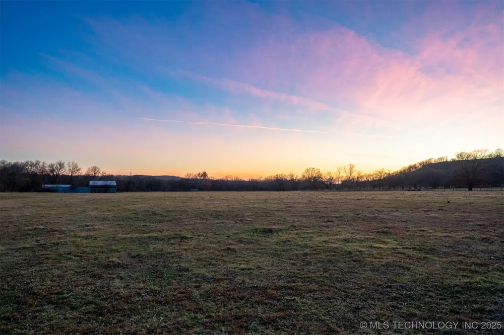 471 S 437 Locust Grove, OK 74352