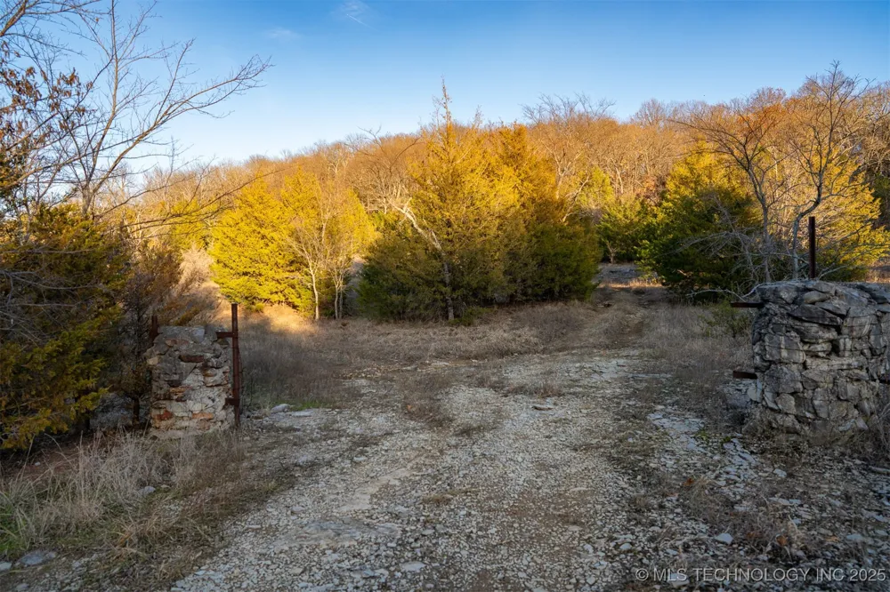 471 S 437 Locust Grove, OK 74352