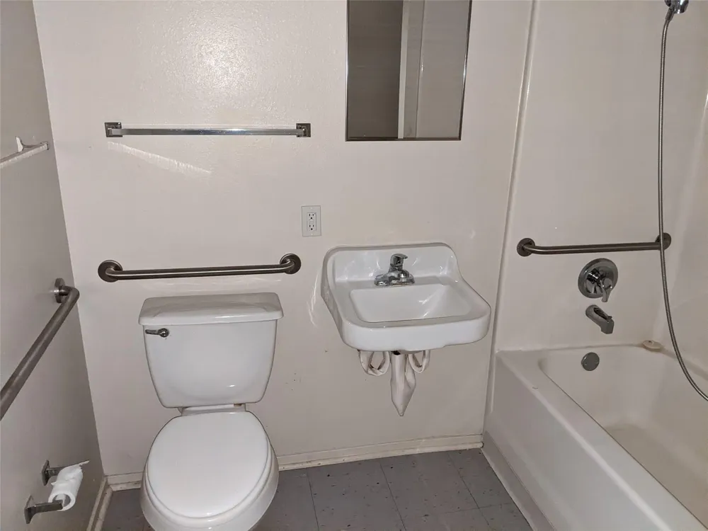 591 E Highway Street Fredericksburg, TX 78624
