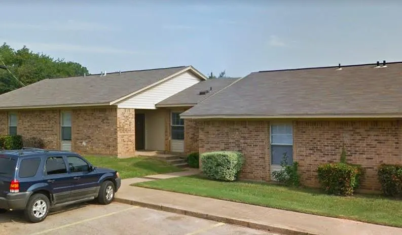 1302 Jacksonville Jacksonville, TX 75766