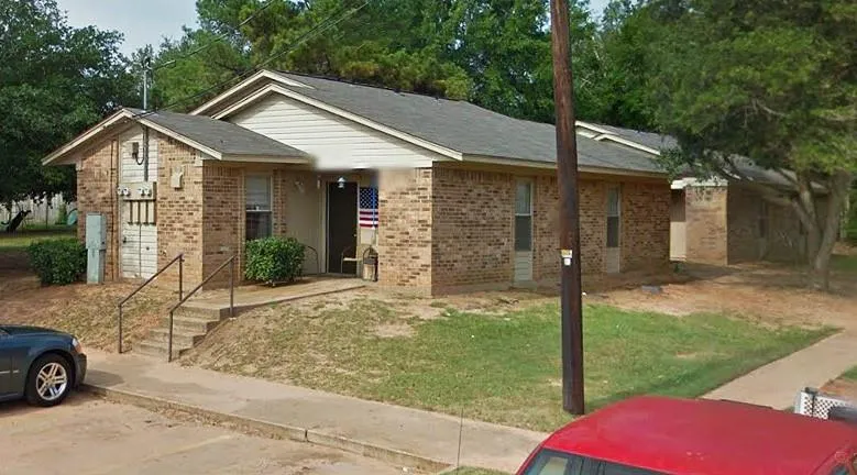 1302 Jacksonville Jacksonville, TX 75766