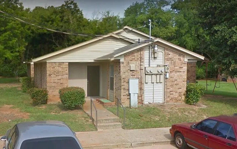 1302 Jacksonville Jacksonville, TX 75766