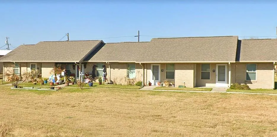520 E Orange Street Orange Grove, TX 78372