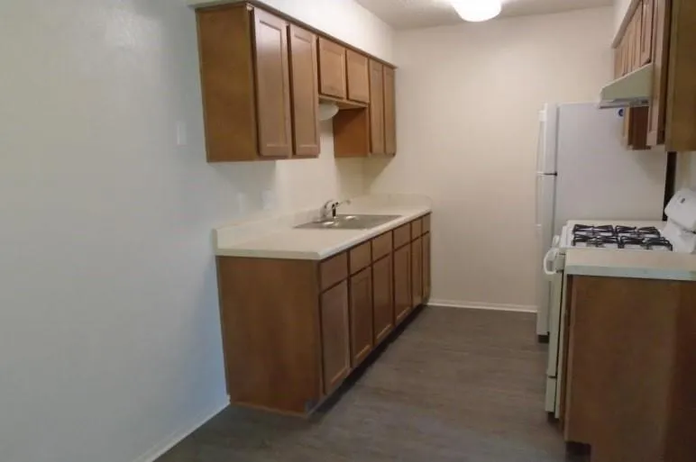909 W 7th St Justin, TX 76247