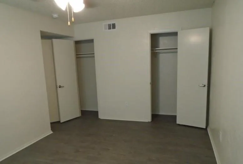909 W 7th St Justin, TX 76247