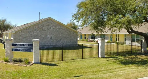 1201 Live Oak