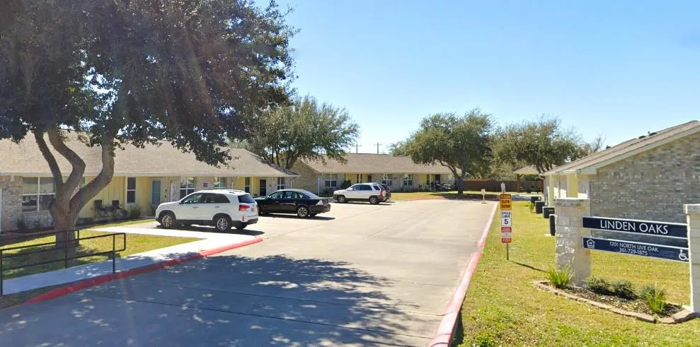 1201 Live Oak Rockport, TX 78382