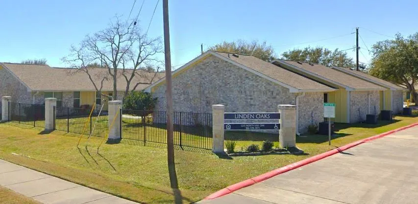 1201 Live Oak Rockport, TX 78382