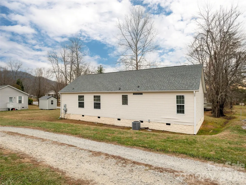 65 Philips Court Fletcher, NC 28732
