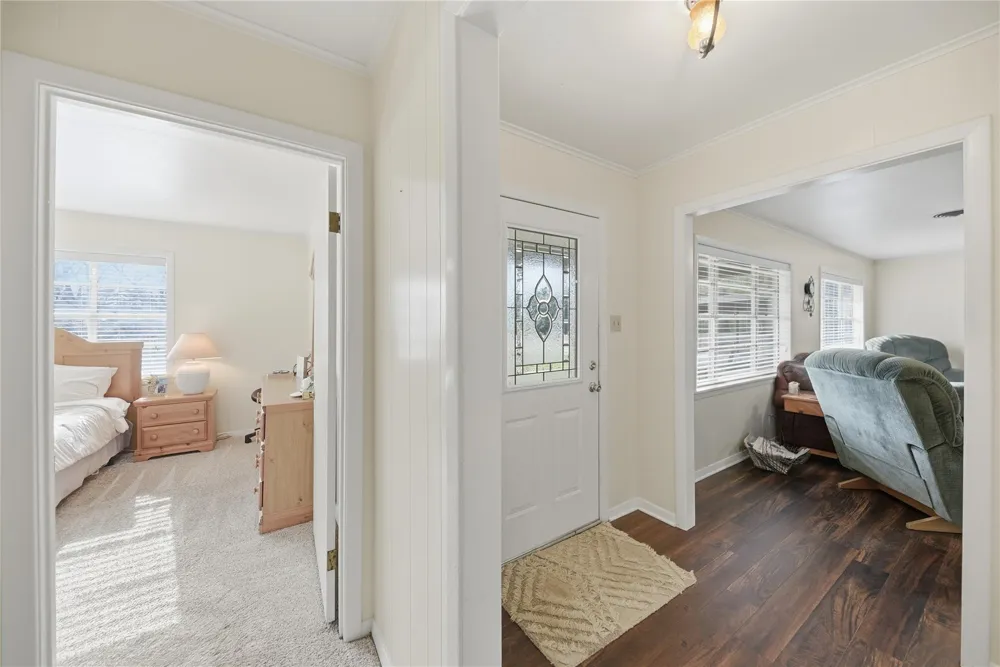 505 Live Oak Street Round Top, TX 78954