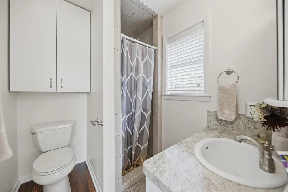 505 Live Oak Street Round Top, TX 78954