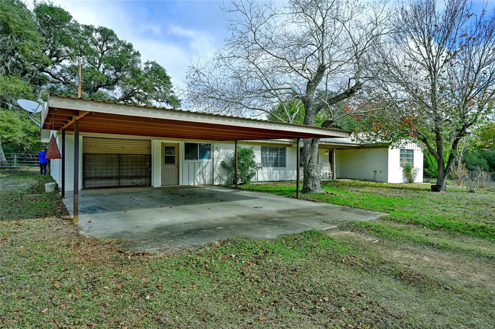 505 Live Oak Street Round Top, TX 78954