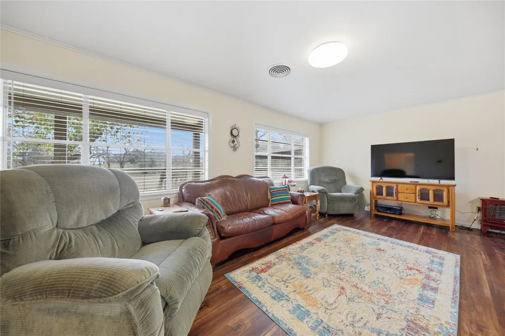 505 Live Oak Street Round Top, TX 78954