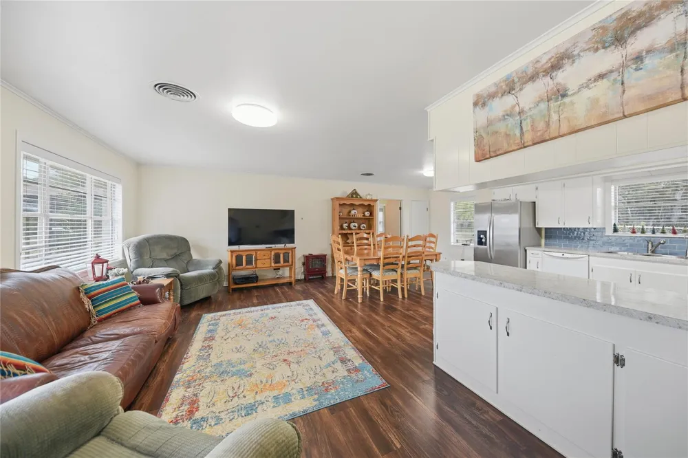 505 Live Oak Street Round Top, TX 78954