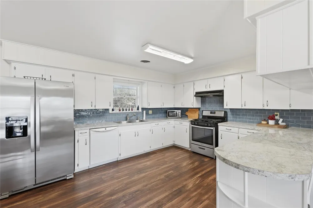505 Live Oak Street Round Top, TX 78954