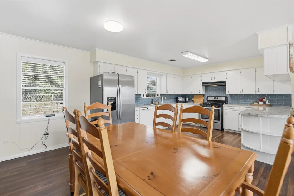 505 Live Oak Street Round Top, TX 78954